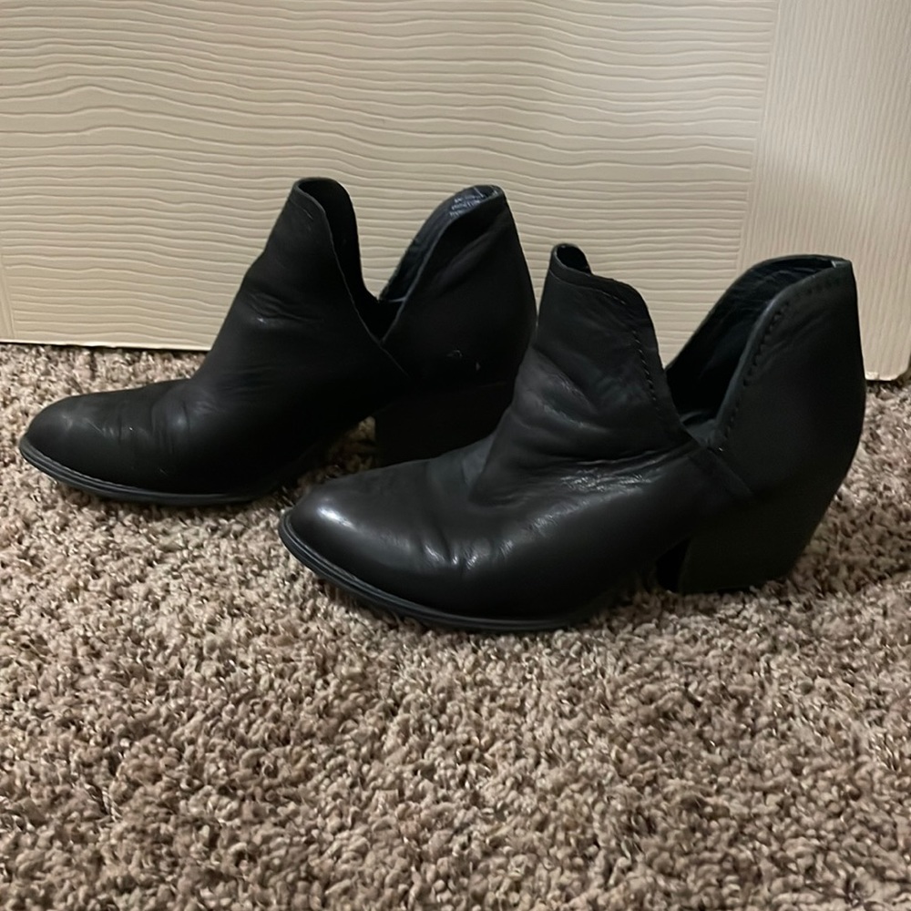 Steve Madden Black Leather Chelsea Boots